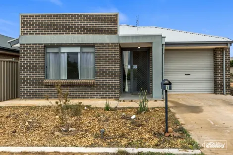 7 Gale St, Whyalla Jenkins, SA 5609