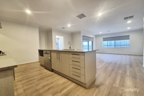 Property photo of 7 Octagonal Street Bonnie Brook VIC 3335