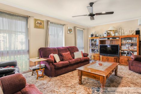 Property photo of 5 Cavendish Court Endeavour Hills VIC 3802