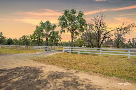 35 Mccaffery Rd, Chinchilla, QLD 4413