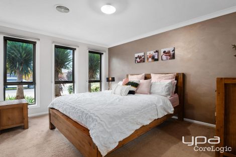 Property photo of 11 Wakefields Drive Brookfield VIC 3338