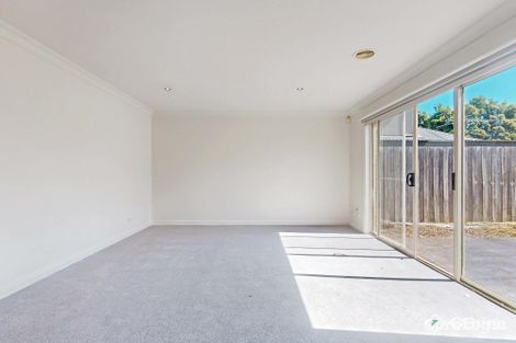 Property photo of 2/15 Evan Street Berwick VIC 3806