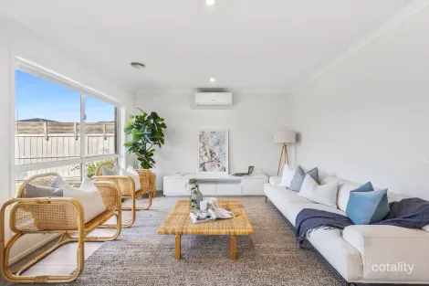 Property photo of 18 Monavale Drive Mount Duneed VIC 3217