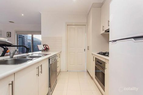 Property photo of 2/91 Thames Boulevard Werribee VIC 3030