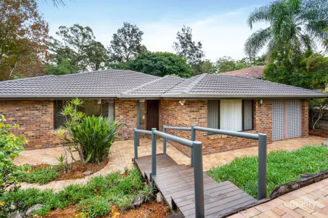 84 Greenford St, Chapel Hill, QLD 4069