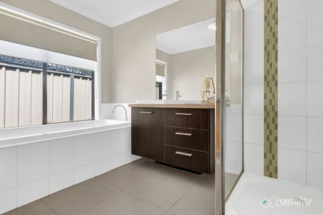 13 Hollows Cct, Tarneit, VIC 3029