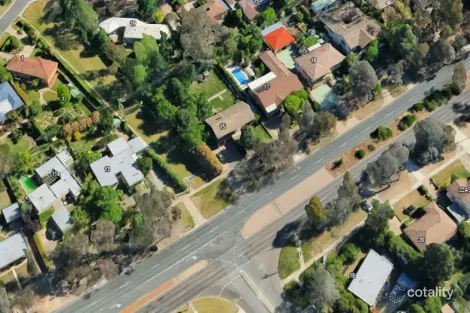 Property photo of 15 Belconnen Way Weetangera ACT 2614