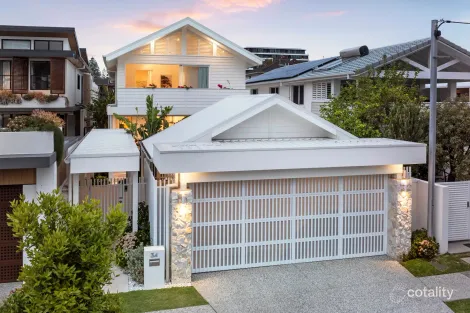 Property photo of 34 Sunbrite Avenue Mermaid Beach QLD 4218