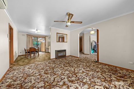 Property photo of 17 Robinson Crescent Hampton Park VIC 3976