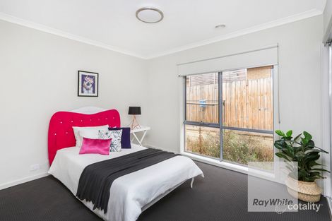 Property photo of 8 Nyora Court Westmeadows VIC 3049