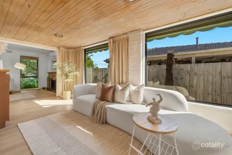 Property photo of 15 Narong Crescent Knoxfield VIC 3180