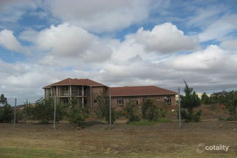 Property photo of 2 Rupicola Court Hillside VIC 3037