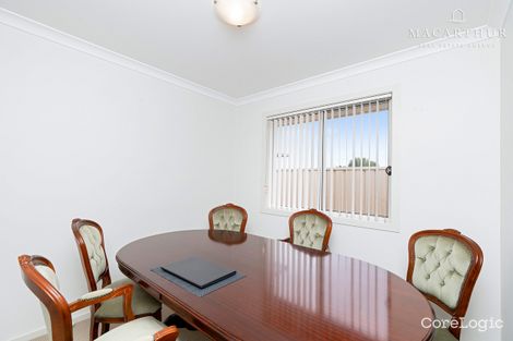 Property photo of 10 St Pauls Place Gobbagombalin NSW 2650