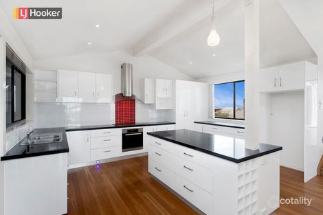Property photo of 60 Dammerel Crescent Emerald Beach NSW 2456