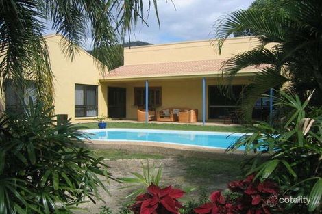 Property photo of 2 Ribbon Close Clifton Beach QLD 4879