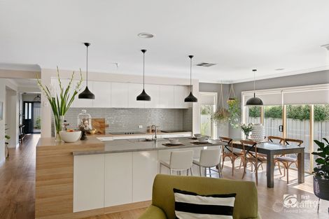 Property photo of 22 Nubrena Drive Strathfieldsaye VIC 3551