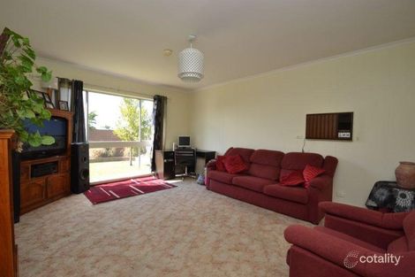 Property photo of 5 Tilson Grove Wangaratta VIC 3677