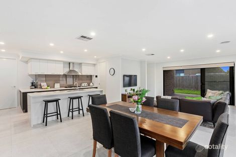 Property photo of 51 Stettler Boulevard Mickleham VIC 3064