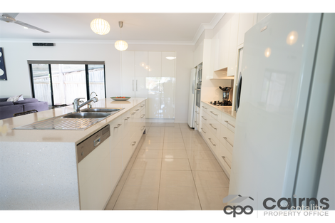 Property photo of 5 Pfeiffer Place Smithfield QLD 4878