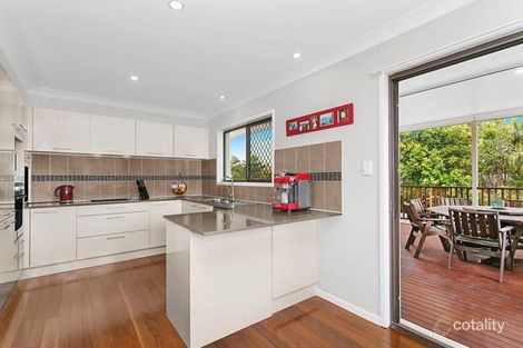 Property photo of 71 Meadowlands Road Carindale QLD 4152