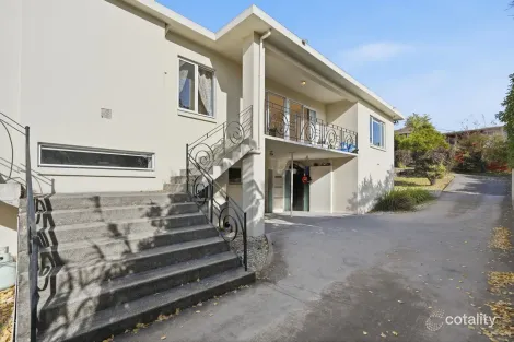 4/26 Lauramont Ave, Sandy Bay, TAS 7005