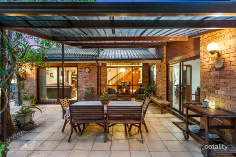 Property photo of 11 Worthing Place Cherrybrook NSW 2126