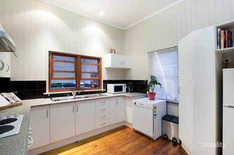 Property photo of 19 Lockerbie Street Kangaroo Point QLD 4169