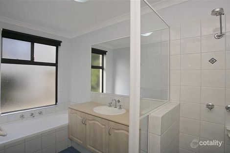 Property photo of 3D Braewood Court Nollamara WA 6061