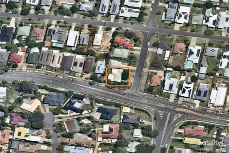 374 Richmond Rd, Cannon Hill, QLD 4170