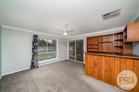 Property photo of 94 Dalman Parkway Glenfield Park NSW 2650