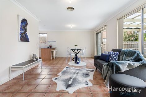Property photo of 8A Benz Close Mill Park VIC 3082