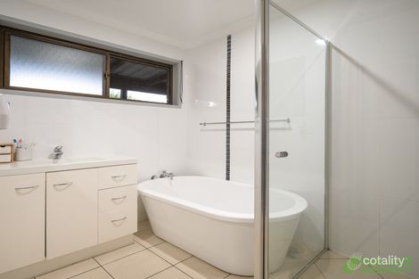 9 Barker St, Cashmere, QLD 4500