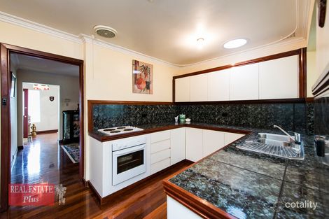 Property photo of 17 Bladon Way Swan View WA 6056