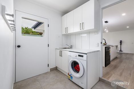Property photo of 2/15 Callistemon Court Arundel QLD 4214
