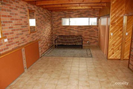 Property photo of 8 Quartok Avenue Werribee VIC 3030