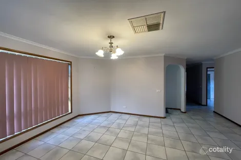 Property photo of 79 Dumbrell Circuit Glenroy NSW 2640