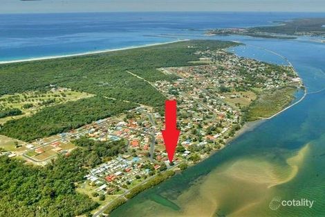 Property photo of 38 Marandowie Drive Iluka NSW 2466