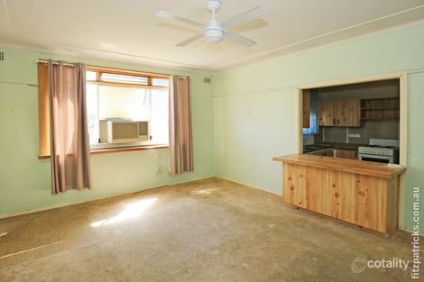 Property photo of 18 Castlereagh Avenue Mount Austin NSW 2650