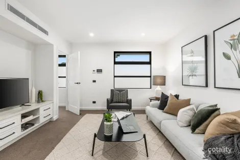 Property photo of 2/48 Springfield Road Blackburn VIC 3130