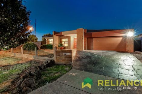 Property photo of 17 Alvis Close Taylors Hill VIC 3037