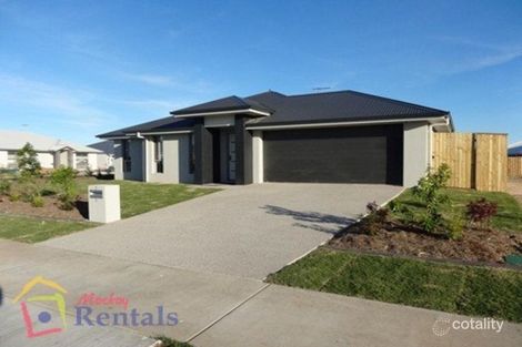 1 Burleigh Ct, Blacks Beach, QLD 4740