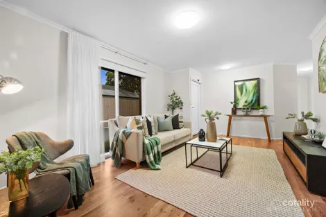 Property photo of 36 Thomas Mitchell Drive Endeavour Hills VIC 3802