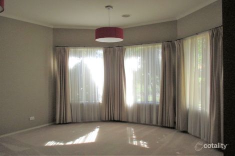 Property photo of 4 Gellibrand Court Berwick VIC 3806