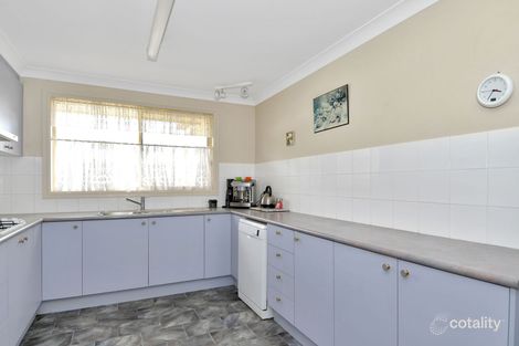 Property photo of 4 Collins Close Kelso NSW 2795