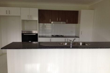 Property photo of 7 Macon Way Cameron Park NSW 2285