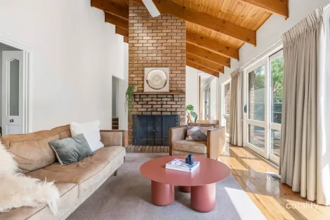 Property photo of 21 Marina Drive Mount Clear VIC 3350