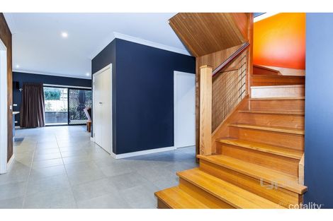 Property photo of 5 Gairdners Pass Caroline Springs VIC 3023
