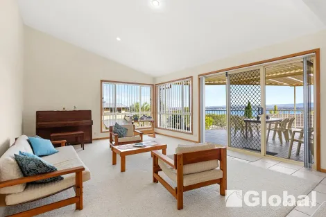 Property photo of 38 Ridgewood Crescent Eleebana NSW 2282