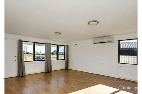 Property photo of 18 Ballantyne Crescent Deniliquin NSW 2710