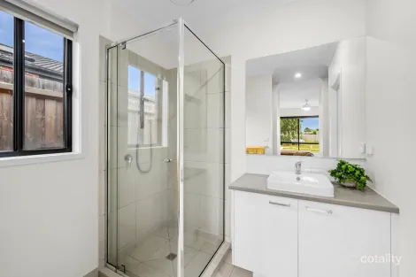 Property photo of 8 Sutalo Street Marshall VIC 3216